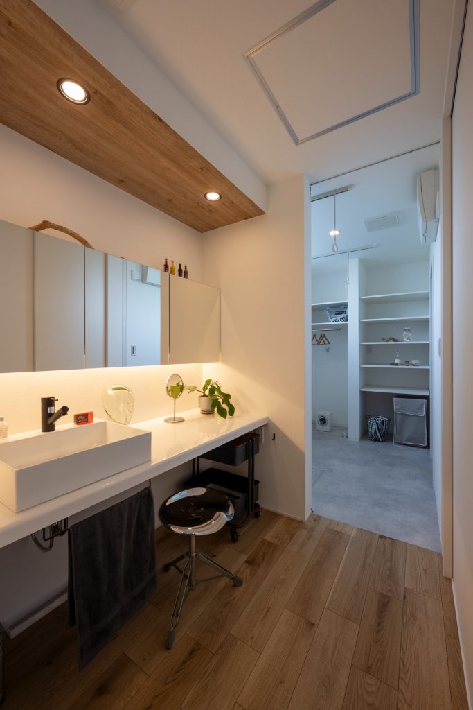 爽々な家の洗面化粧台｜効率的に使える便利な水廻り｜岡山・倉敷でおしゃれな注文住宅を手がける工務店【意匠堂】