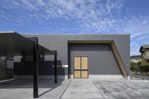 岡山・倉敷で建てるおしゃれな平屋｜中庭のある注文住宅｜工務店設計のコートハウス｜岡山・倉敷でおしゃれな注文住宅を手がける工務店【意匠堂】