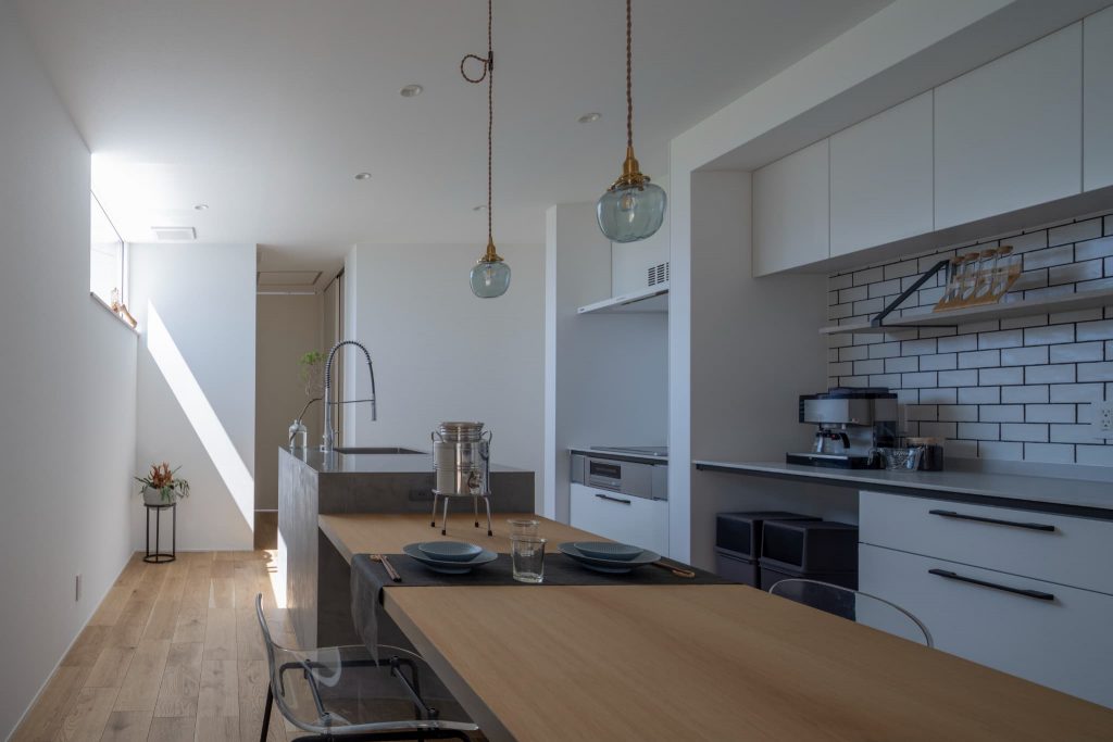 爽々な家のキッチン｜実用性のあるコンパクトデザインなダイニング｜岡山・倉敷でおしゃれな注文住宅を手がける工務店【意匠堂】