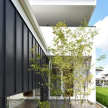 工務店、住宅展示場、家づくり、建築家、設計事務所、オシャレ住宅、デザイン建築、注文住宅、岡山工務店、意匠堂、新築、店舗設計、完成見学会、工務店、デザイナーズ住宅、岡山一級建築士事務所、倉敷 デッキ/庭のデザイン|ガーデン|年間11棟限定。岡山・倉敷で工務店が“作品”として叶えるおしゃれな注文住宅|岡山・倉敷でおしゃれな注文住宅を手がける工務店【意匠堂】