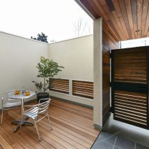 工務店、住宅展示場、家づくり、建築家、設計事務所、オシャレ住宅、デザイン建築、注文住宅、岡山工務店、意匠堂、新築、店舗設計、完成見学会、工務店、デザイナーズ住宅、岡山一級建築士事務所、倉敷 デッキ/庭のデザイン|ウッドデッキ|年間11棟限定。岡山・倉敷で工務店が“作品”として叶えるおしゃれな注文住宅|岡山・倉敷でおしゃれな注文住宅を手がける工務店【意匠堂】