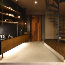 玄関／土間のデザイン｜工務店、住宅展示場、家づくり、建築家、設計事務所、オシャレ住宅、デザイン建築、注文住宅、岡山工務店、意匠堂、新築、店舗設計、完成見学会、工務店、デザイナーズ住宅、岡山一級建築士事務所、倉敷｜年間11棟限定。岡山・倉敷で工務店が“作品”として叶えるおしゃれな注文住宅｜岡山・倉敷でおしゃれな注文住宅を手がける工務店【意匠堂】