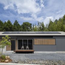 デッキ/庭のデザイン|段差と羨望の家|年間11棟限定。岡山・倉敷で工務店が“作品”として叶えるおしゃれな注文住宅|岡山・倉敷でおしゃれな注文住宅を手がける工務店【意匠堂】