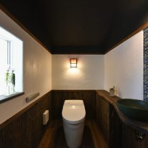 工務店、住宅展示場、家づくり、建築家、設計事務所、オシャレ住宅、デザイン建築、注文住宅、岡山工務店、意匠堂、新築、店舗設計、完成見学会、工務店、デザイナーズ住宅、岡山一級建築士事務所、倉敷 トイレ/洗面のデザイン|年間11棟限定。岡山・倉敷で工務店が“作品”として叶えるおしゃれな注文住宅|岡山・倉敷でおしゃれな注文住宅を手がける工務店【意匠堂】