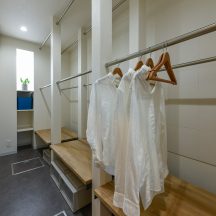 トイレ/洗面のデザイン|トイレ洗面(ファミリークローゼット)施工事例|年間11棟限定。岡山・倉敷で工務店が“作品”として叶えるおしゃれな注文住宅|岡山・倉敷でおしゃれな注文住宅を手がける工務店【意匠堂】