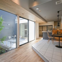 中庭・ウッドデッキ(中庭のある家)施工事例