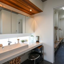 トイレ/洗面のデザイン|トイレ洗面(水回り・ファミリークローゼット)施工事例|年間11棟限定。岡山・倉敷で工務店が“作品”として叶えるおしゃれな注文住宅|岡山・倉敷でおしゃれな注文住宅を手がける工務店【意匠堂】