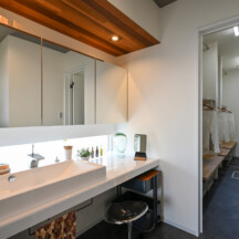 トイレ／洗面のデザイン｜トイレ洗面（水回り・ファミリークローゼット）施工事例｜年間11棟限定。岡山・倉敷で工務店が“作品”として叶えるおしゃれな注文住宅｜岡山・倉敷でおしゃれな注文住宅を手がける工務店【意匠堂】