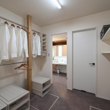 トイレ/洗面のデザイン|トイレ洗面(ファミリークローゼット)施工事例|年間11棟限定。岡山・倉敷で工務店が“作品”として叶えるおしゃれな注文住宅|岡山・倉敷でおしゃれな注文住宅を手がける工務店【意匠堂】
