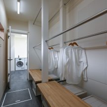 トイレ/洗面のデザイン|トイレ洗面(ファミリークローゼット)施工事例|年間11棟限定。岡山・倉敷で工務店が“作品”として叶えるおしゃれな注文住宅|岡山・倉敷でおしゃれな注文住宅を手がける工務店【意匠堂】