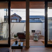 デッキ/庭のデザイン|中庭・ウッドデッキ(中庭のある家)施工事例|年間11棟限定。岡山・倉敷で工務店が“作品”として叶えるおしゃれな注文住宅|岡山・倉敷でおしゃれな注文住宅を手がける工務店【意匠堂】