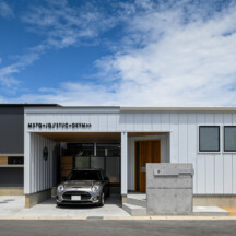ガレージのデザイン｜今を愉しむ趣味とくつろぎの家｜｜岡山・倉敷のおしゃれな注文住宅を手がける工務店によるデザイナーズ住宅｜岡山・倉敷でおしゃれな注文住宅を手がける工務店【意匠堂】
