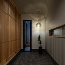 玄関／土間のデザイン｜エントランス（玄関土間）施工事例｜年間11棟限定。岡山・倉敷で工務店が“作品”として叶えるおしゃれな注文住宅｜岡山・倉敷でおしゃれな注文住宅を手がける工務店【意匠堂】