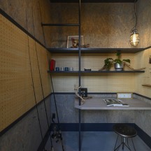 趣味と創造性を内包する小空間|収納と作業性を両立させたガレージライクな趣味部屋|岡山・倉敷で建てるおしゃれな注文住宅【意匠堂】