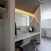 トイレ/洗面のデザイン|脱衣洗面洗濯室がまとまった室内物干しのある家事ラク動線|年間11棟限定。岡山・倉敷で工務店が“作品”として叶えるおしゃれな注文住宅|岡山・倉敷でおしゃれな注文住宅を手がける工務店【意匠堂】