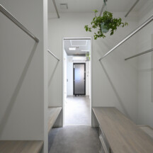 トイレ／洗面のデザイン｜新築注文住宅竣工写真ファミリークローゼット｜年間11棟限定。岡山・倉敷で工務店が“作品”として叶えるおしゃれな注文住宅｜岡山・倉敷でおしゃれな注文住宅を手がける工務店【意匠堂】