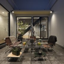 デッキ/庭のデザイン|新築注文住宅竣工写真中庭のある家|年間11棟限定。岡山・倉敷で工務店が“作品”として叶えるおしゃれな注文住宅|岡山・倉敷でおしゃれな注文住宅を手がける工務店【意匠堂】