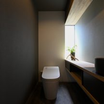トイレ/洗面のデザイン|岡山の工務店株式会社意匠堂のおしゃれ新築注文住宅竣工写真|年間11棟限定。岡山・倉敷で工務店が“作品”として叶えるおしゃれな注文住宅|岡山・倉敷でおしゃれな注文住宅を手がける工務店【意匠堂】