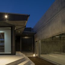 工務店,注文住宅,家づくり,建築家,新築,住宅展示場,設計事務所,岡山,倉敷,総社,中庭のある家,ウッドデッキ,デザイナーズ住宅,インナーガレージ,コートハウス,高気密,高断熱,高性能住宅,耐震住宅,おしゃれ住宅,店舗併用住宅,店舗デザイン デッキ/庭のデザイン|年間11棟限定。岡山・倉敷で工務店が“作品”として叶えるおしゃれな注文住宅|岡山・倉敷でおしゃれな注文住宅を手がける工務店【意匠堂】