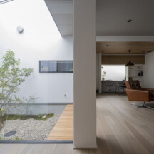 ナチュラルのデザイン｜光を取り戻す建て替えの家。岡山・倉敷で叶える、おしゃれな再生と注文住宅のかたち｜年間11棟限定。岡山・倉敷で工務店が“作品”として叶えるおしゃれな注文住宅｜岡山・倉敷でおしゃれな注文住宅を手がける工務店【意匠堂】