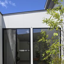 ナチュラルのデザイン|デッキ/庭のデザイン|岡山の工務店株式会社意匠堂のおしゃれ新築注文住宅竣工写真|年間11棟限定。岡山・倉敷で工務店が“作品”として叶えるおしゃれな注文住宅|岡山・倉敷でおしゃれな注文住宅を手がける工務店【意匠堂】