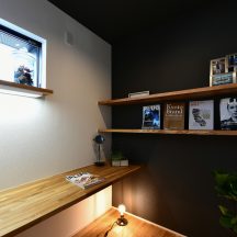 趣味部屋のデザイン|工務店,注文住宅,家づくり,建築家,新築,住宅展示場,設計事務所,岡山,倉敷,総社,中庭のある家,デザイナーズ住宅,インナーガレージ,コートハウス,高気密,高断熱,高性能住宅,耐震住宅,おしゃれ住宅,店舗併用住宅,竣工写真,施工事例|年間11棟限定。岡山・倉敷で工務店が“作品”として叶えるおしゃれな注文住宅|岡山・倉敷でおしゃれな注文住宅を手がける工務店【意匠堂】