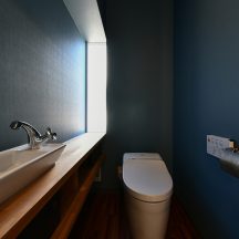 工務店、オシャレ住宅、デザイン建築、注文住宅、岡山工務店、意匠堂、新築、店舗設計、完成見学会、工務店、デザイナーズ住宅、岡山一級建築士事務所 トイレ/洗面のデザイン|年間11棟限定。岡山・倉敷で工務店が“作品”として叶えるおしゃれな注文住宅|岡山・倉敷でおしゃれな注文住宅を手がける工務店【意匠堂】