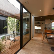 工務店、オシャレ住宅、デザイン建築、注文住宅、岡山工務店、意匠堂、新築、店舗設計、完成見学会、工務店、デザイナーズ住宅、岡山一級建築士事務所 デッキ/庭のデザイン|ウッドデッキ|年間11棟限定。岡山・倉敷で工務店が“作品”として叶えるおしゃれな注文住宅|岡山・倉敷でおしゃれな注文住宅を手がける工務店【意匠堂】
