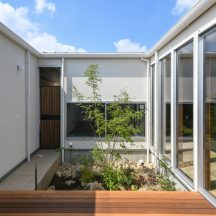 工務店、オシャレ住宅、デザイン建築、注文住宅、岡山工務店、意匠堂、新築、店舗設計、完成見学会、工務店、デザイナーズ住宅、岡山一級建築士事務所 デッキ/庭のデザイン|ウッドデッキ|年間11棟限定。岡山・倉敷で工務店が“作品”として叶えるおしゃれな注文住宅|岡山・倉敷でおしゃれな注文住宅を手がける工務店【意匠堂】