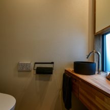 工務店、オシャレ住宅、デザイン建築、注文住宅、岡山工務店、意匠堂、新築、店舗設計、完成見学会、工務店、デザイナーズ住宅、岡山一級建築士事務所 トイレ/洗面のデザイン|年間11棟限定。岡山・倉敷で工務店が“作品”として叶えるおしゃれな注文住宅|岡山・倉敷でおしゃれな注文住宅を手がける工務店【意匠堂】
