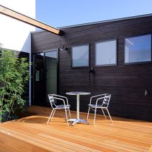 工務店、オシャレ住宅、デザイン建築、注文住宅、岡山工務店、意匠堂、新築、店舗設計、完成見学会、工務店、デザイナーズ住宅、岡山一級建築士事務所 デッキ/庭のデザイン|ウッドデッキ|年間11棟限定。岡山・倉敷で工務店が“作品”として叶えるおしゃれな注文住宅|岡山・倉敷でおしゃれな注文住宅を手がける工務店【意匠堂】