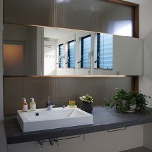 工務店、住宅展示場、家づくり、建築家、設計事務所、オシャレ住宅、デザイン建築、注文住宅、岡山工務店、意匠堂、新築、店舗設計、完成見学会、工務店、デザイナーズ住宅、岡山一級建築士事務所、倉敷 トイレ/洗面のデザイン|年間11棟限定。岡山・倉敷で工務店が“作品”として叶えるおしゃれな注文住宅|岡山・倉敷でおしゃれな注文住宅を手がける工務店【意匠堂】