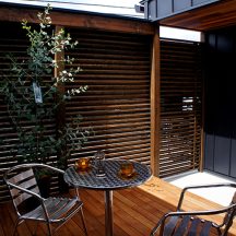 工務店、オシャレ住宅、デザイン建築、注文住宅、岡山工務店、意匠堂、新築、店舗設計、完成見学会、工務店、デザイナーズ住宅、岡山一級建築士事務所 デッキ/庭のデザイン|ウッドデッキ|年間11棟限定。岡山・倉敷で工務店が“作品”として叶えるおしゃれな注文住宅|岡山・倉敷でおしゃれな注文住宅を手がける工務店【意匠堂】