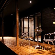 オシャレ住宅、デザイン建築、注文住宅、岡山工務店、意匠堂、新築、店舗設計、完成見学会、工務店、デザイナーズ住宅、岡山一級建築士事務所 デッキ/庭のデザイン|ウッドデッキ|年間11棟限定。岡山・倉敷で工務店が“作品”として叶えるおしゃれな注文住宅|岡山・倉敷でおしゃれな注文住宅を手がける工務店【意匠堂】
