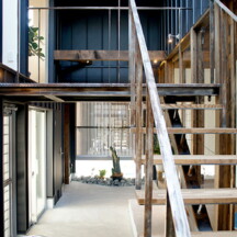 玄関／土間のデザイン｜工務店、オシャレ住宅、デザイン建築、注文住宅、岡山工務店、意匠堂、新築、店舗設計、完成見学会、工務店、デザイナーズ住宅、岡山一級建築士事務所｜年間11棟限定。岡山・倉敷で工務店が“作品”として叶えるおしゃれな注文住宅｜岡山・倉敷でおしゃれな注文住宅を手がける工務店【意匠堂】
