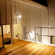 オシャレ住宅、デザイン建築、注文住宅、岡山工務店、意匠堂、新築、店舗設計、完成見学会、工務店、デザイナーズ住宅、岡山一級建築士事務所 デッキ/庭のデザイン|ウッドデッキ|年間11棟限定。岡山・倉敷で工務店が“作品”として叶えるおしゃれな注文住宅|岡山・倉敷でおしゃれな注文住宅を手がける工務店【意匠堂】