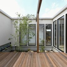 工務店、住宅展示場、家づくり、建築家、設計事務所、おしゃれ住宅、オシャレ住宅、デザイン建築、注文住宅、岡山工務店、意匠堂、新築、店舗設計、完成見学会、工務店、デザイナーズ住宅、岡山一級建築士事務所、倉敷、倉敷工務店、倉敷設計事務所、新築住宅、新築注文住宅、注文住宅、店舗併用住宅、平屋、コートハウス、高性能住宅、高気密高断熱、ローコスト住宅 デッキ/庭のデザイン|ウッドデッキ2|年間11棟限定。岡山・倉敷で工務店が“作品”として叶えるおしゃれな注文住宅|岡山・倉敷でおしゃれな注文住宅を手がける工務店【意匠堂】