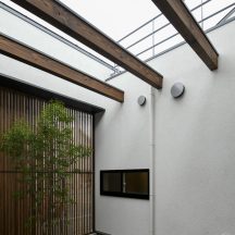 工務店、住宅展示場、家づくり、建築家、設計事務所、おしゃれ住宅、オシャレ住宅、デザイン建築、注文住宅、岡山工務店、意匠堂、新築、店舗設計、完成見学会、工務店、デザイナーズ住宅、岡山一級建築士事務所、倉敷、倉敷工務店、倉敷設計事務所、新築住宅、新築注文住宅、注文住宅、店舗併用住宅、平屋、コートハウス、高性能住宅、高気密高断熱、ローコスト住宅 デッキ/庭のデザイン|ガーデン1|年間11棟限定。岡山・倉敷で工務店が“作品”として叶えるおしゃれな注文住宅|岡山・倉敷でおしゃれな注文住宅を手がける工務店【意匠堂】