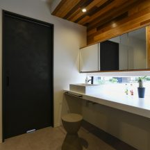 工務店、住宅展示場、家づくり、建築家、設計事務所、おしゃれ住宅、オシャレ住宅、デザイン建築、注文住宅、岡山工務店、意匠堂、新築、店舗設計、完成見学会、工務店、デザイナーズ住宅、岡山一級建築士事務所、倉敷、倉敷工務店、倉敷設計事務所、新築住宅、新築注文住宅、注文住宅、店舗併用住宅、平屋、コートハウス、高性能住宅、高気密高断熱、ローコスト住宅 トイレ/洗面のデザイン|年間11棟限定。岡山・倉敷で工務店が“作品”として叶えるおしゃれな注文住宅|岡山・倉敷でおしゃれな注文住宅を手がける工務店【意匠堂】