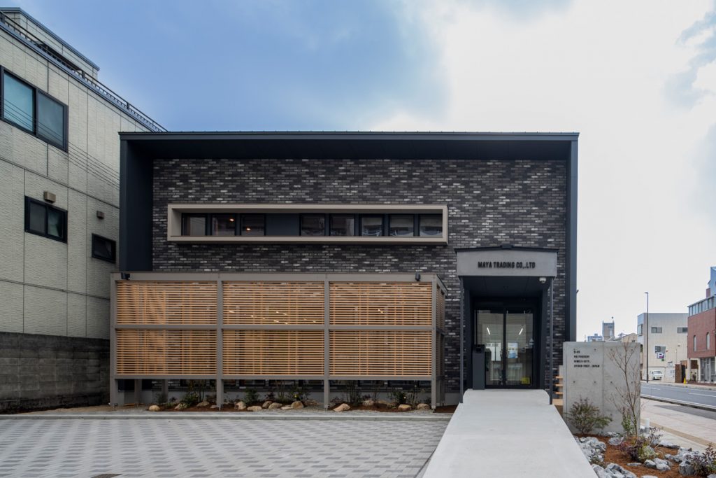 喧騒のオアシス社屋の外観｜岡山・倉敷でおしゃれな注文住宅を手がける工務店【意匠堂】