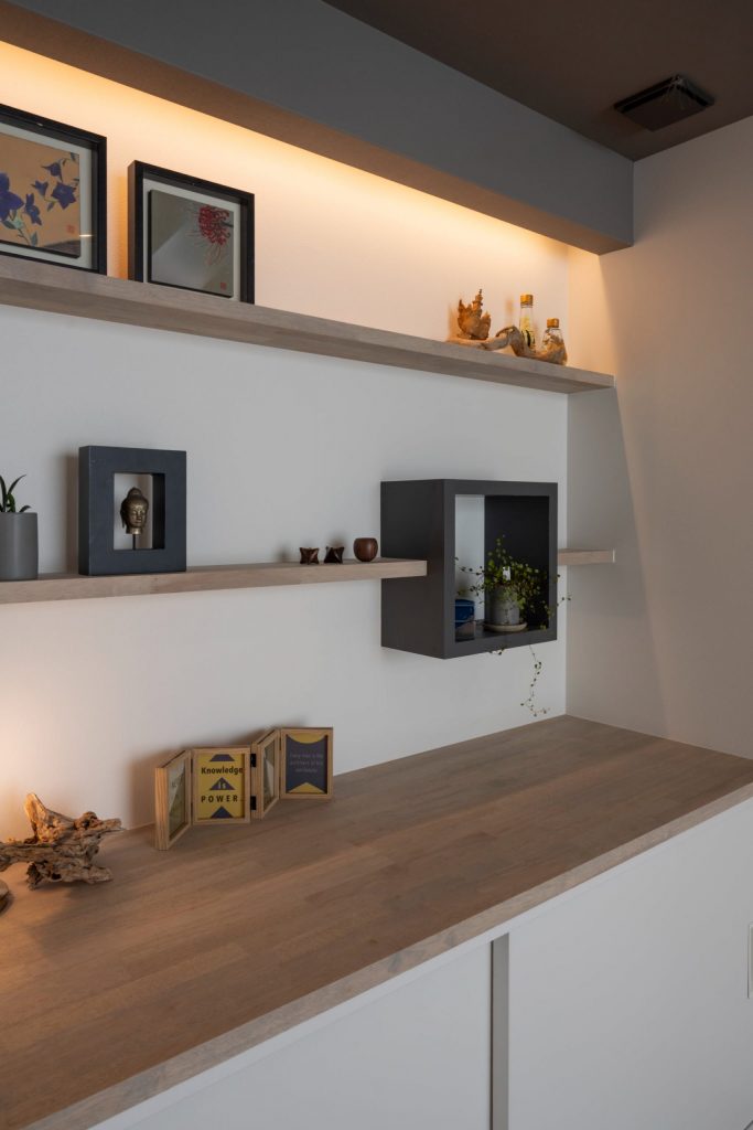 間接照明でオシャレにレイアウトできる飾り棚｜岡山・倉敷でおしゃれな注文住宅を手がける工務店【意匠堂】